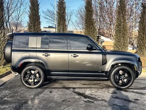 2025 Land Rover Defender P525 V8