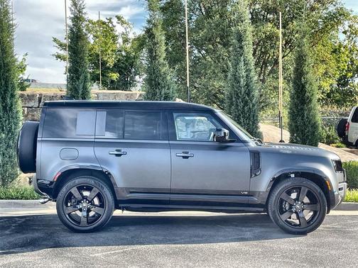 2025 Land Rover Defender P525 V8