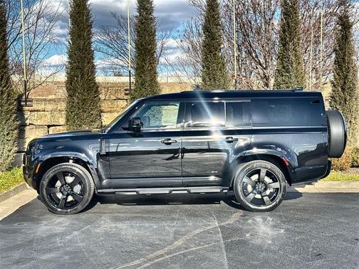 2026 Land Rover Defender 130 X-Dynamic SE