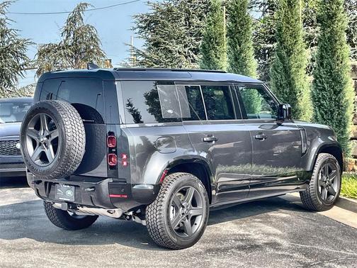 2024 Land Rover Defender P400 X-Dynamic SE