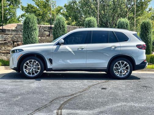 Alpine White 2024 BMW X5 xDrive40i