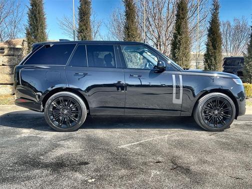 2025 Land Rover Range Rover P530 SE
