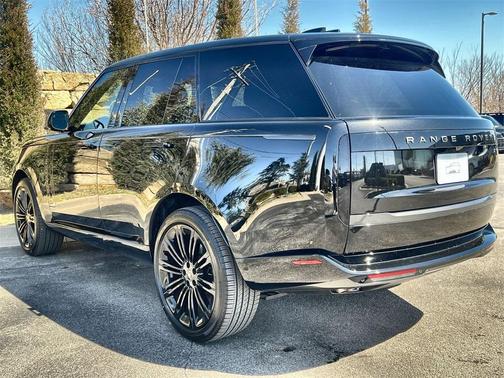 2025 Land Rover Range Rover P530 SE
