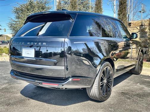 2025 Land Rover Range Rover P530 SE