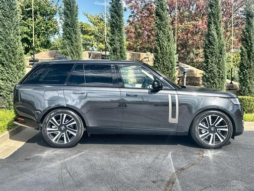 2023 Land Rover Range Rover P530 SE
