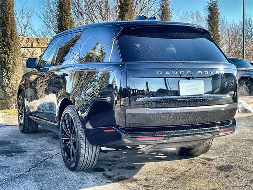 2025 Land Rover Range Rover P550e Autobiography