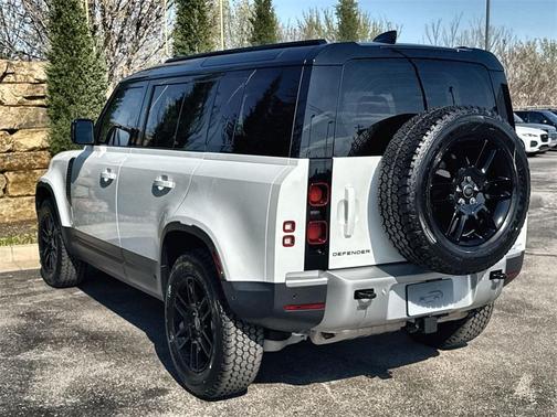 2025 Land Rover Defender P300