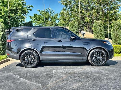 Santorini Black 2026 Land Rover Discovery S