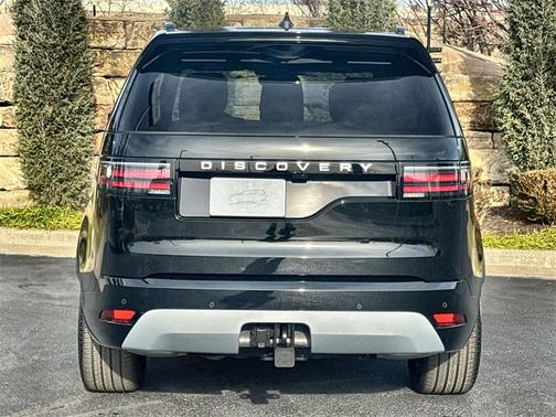 2026 Land Rover Discovery Tempest Edition