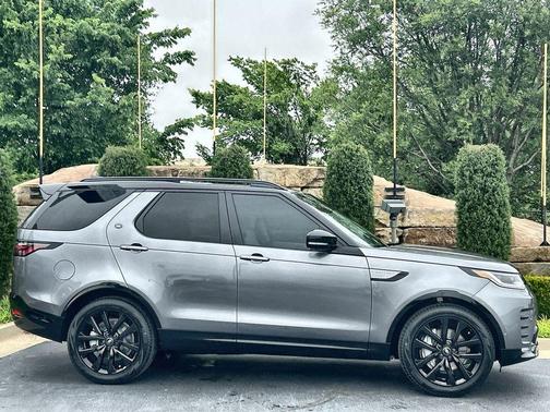 Eiger Grey 2026 Land Rover Discovery Dynamic SE