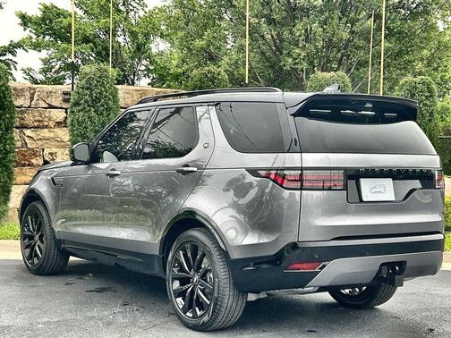 Eiger Grey 2026 Land Rover Discovery Dynamic SE
