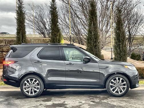 2025 Land Rover Discovery P360 Dynamic SE