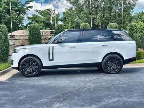 Fuji White 2026 Land Rover Range Rover P400 SE 7 Seat