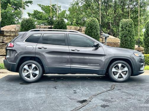 Granite Crystal Clearcoat Metallic 2019 Jeep Cherokee Limited