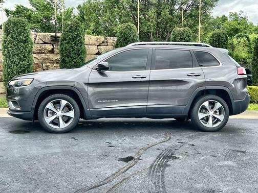Granite Crystal Clearcoat Metallic 2019 Jeep Cherokee Limited