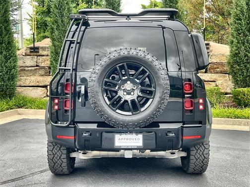 2024 Land Rover Defender P300