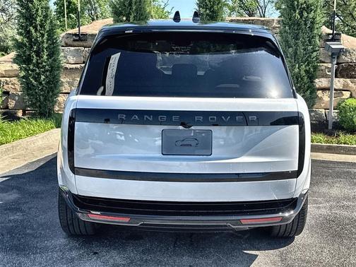 2025 Land Rover Range Rover P550e Autobiography