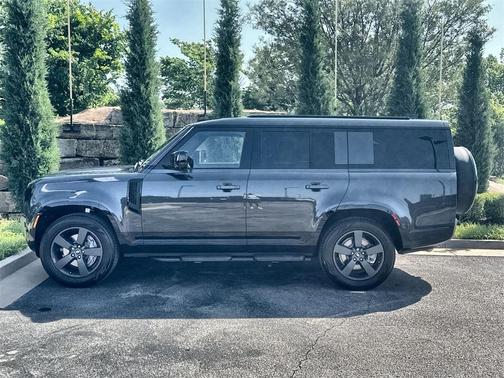 2025 Land Rover Defender P400 X-Dynamic SE