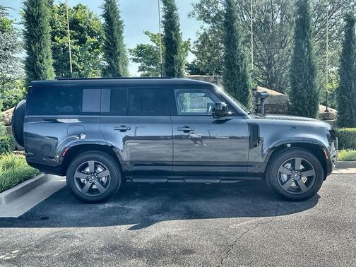 2025 Land Rover Defender P400 X-Dynamic SE