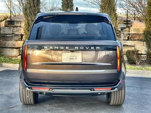 2026 Land Rover Range Rover P400 SE 7 Seat