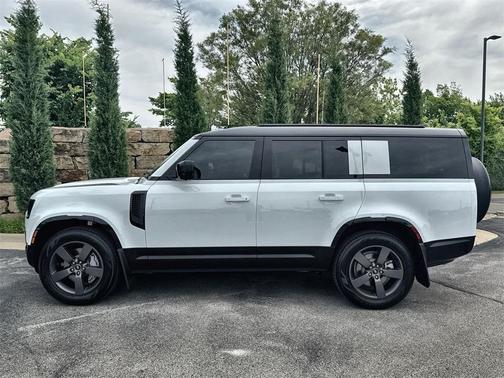 2025 Land Rover Defender P400 X-Dynamic SE