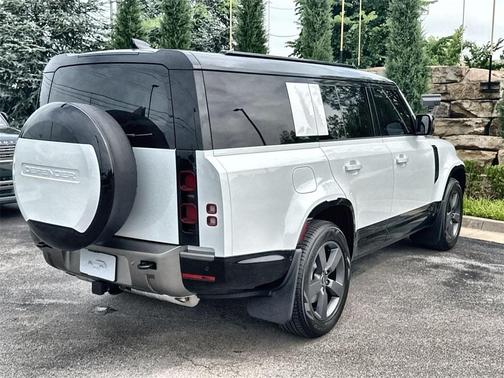 2025 Land Rover Defender P400 X-Dynamic SE