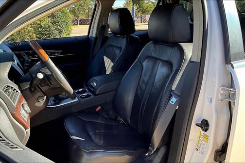 2015 Lincoln MKX Base