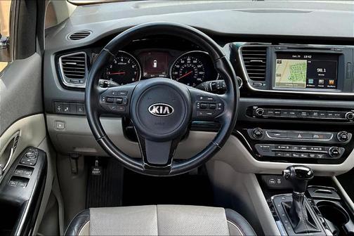 2016 Kia Sedona SX