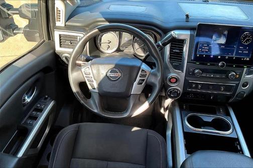 2017 Nissan Titan SV