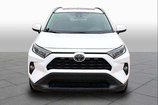 Super White 2019 Toyota RAV4 XLE