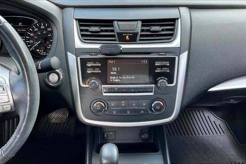 2016 Nissan Altima 2.5 SR