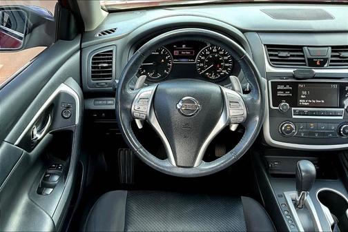 2016 Nissan Altima 2.5 SR