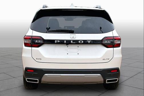 Platinum White Pearl 2026 Honda Pilot Elite