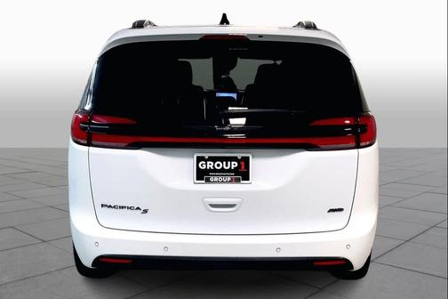 Bright White Clearcoat 2023 Chrysler Pacifica Touring L
