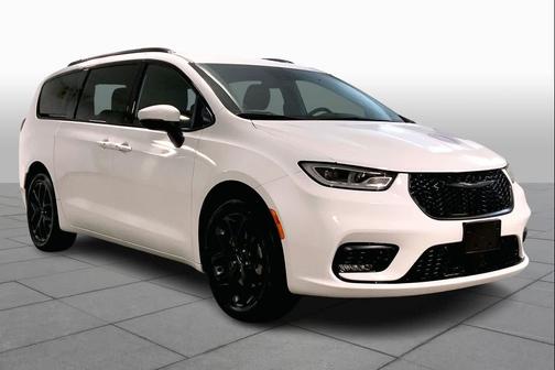 Bright White Clearcoat 2023 Chrysler Pacifica Touring L