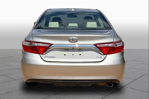 Creme Brulee Mica 2017 Toyota Camry XLE