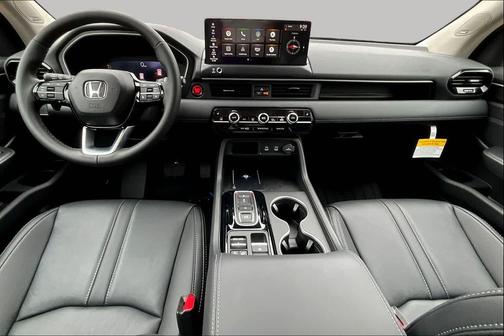 Crystal Black Pearl 2026 Honda Pilot Touring 8-Passenger