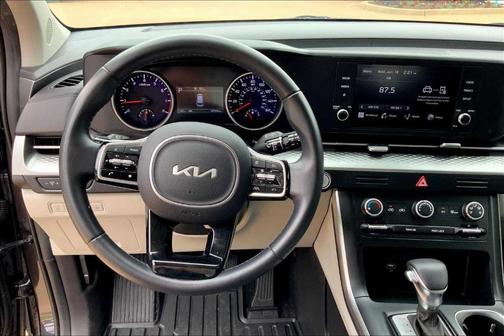 2023 Kia Carnival LX