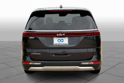 2023 Kia Carnival LX