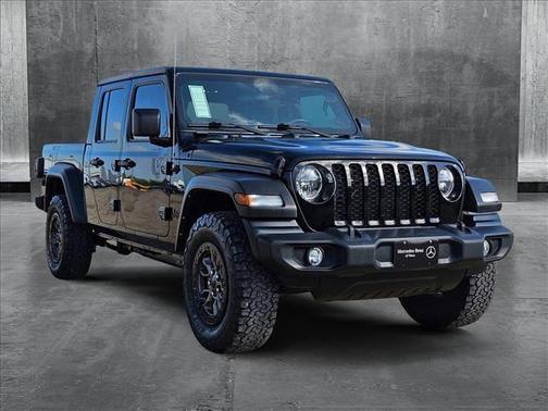2022 Jeep Gladiator Sport