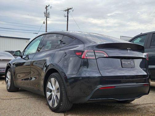 2024 Tesla Model Y Long Range Dual Motor All-Wheel Drive