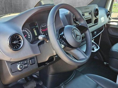 2025 Mercedes-Benz Sprinter 2500 Standard Roof