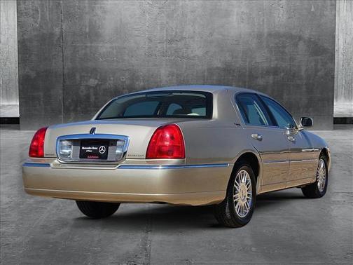 2008 Lincoln Town Car Signature