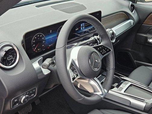 Cirrus Silver Metallic 2026 Mercedes-Benz GLB 250 Base