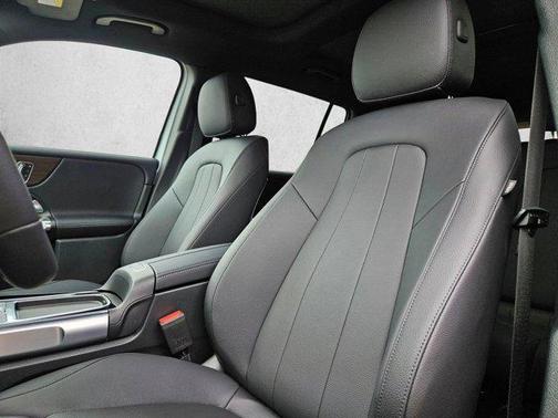Cirrus Silver Metallic 2026 Mercedes-Benz GLB 250 Base