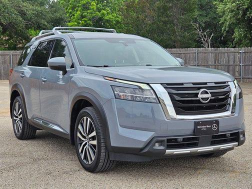 Boulder Gray Pearl 2022 Nissan Pathfinder Platinum 4WD