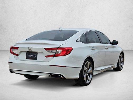 Platinum White Pearl 2018 Honda Accord Touring