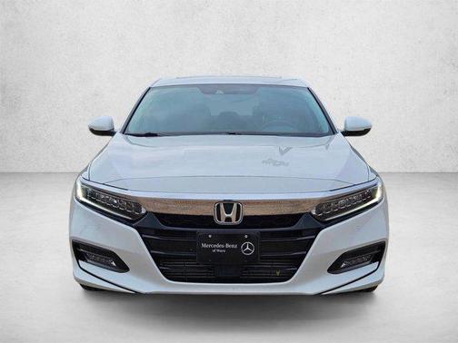 Platinum White Pearl 2018 Honda Accord Touring