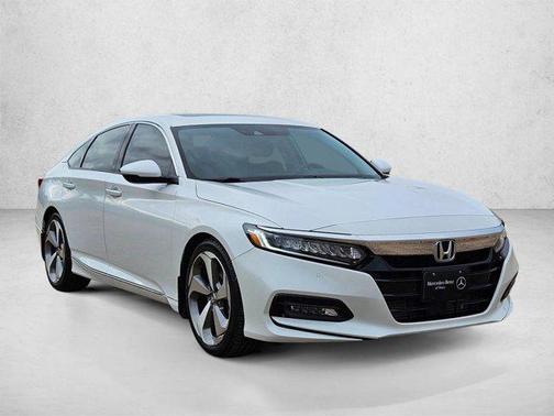 Platinum White Pearl 2018 Honda Accord Touring