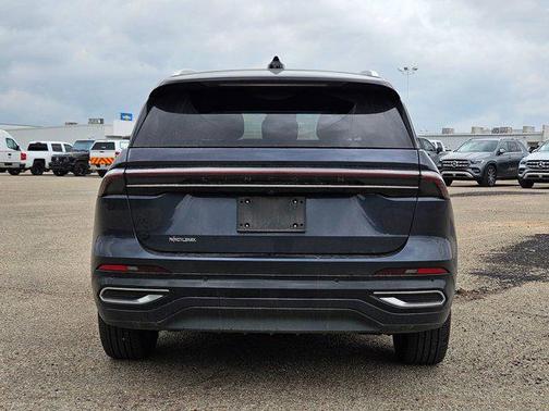Blue Panther Metallic Clearcoat 2024 Lincoln Nautilus Reserve